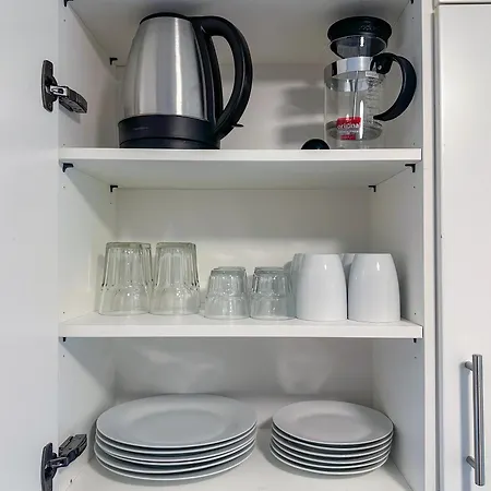Apartment Perfect For Couples - Free Parking & Near Attractions *