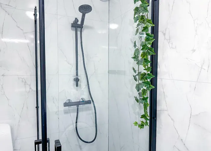 아파트 Perfect For Couples - Free Parking & Near Attractions 트롬쇠